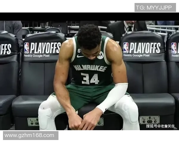 字母哥愤怒撕球衣雄鹿惨败后更衣室内冲突不断引发热议